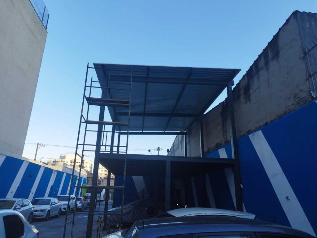 Cobertura Metálica Pequena
